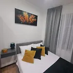 у центрі міста хмельницького Apartament Lwów